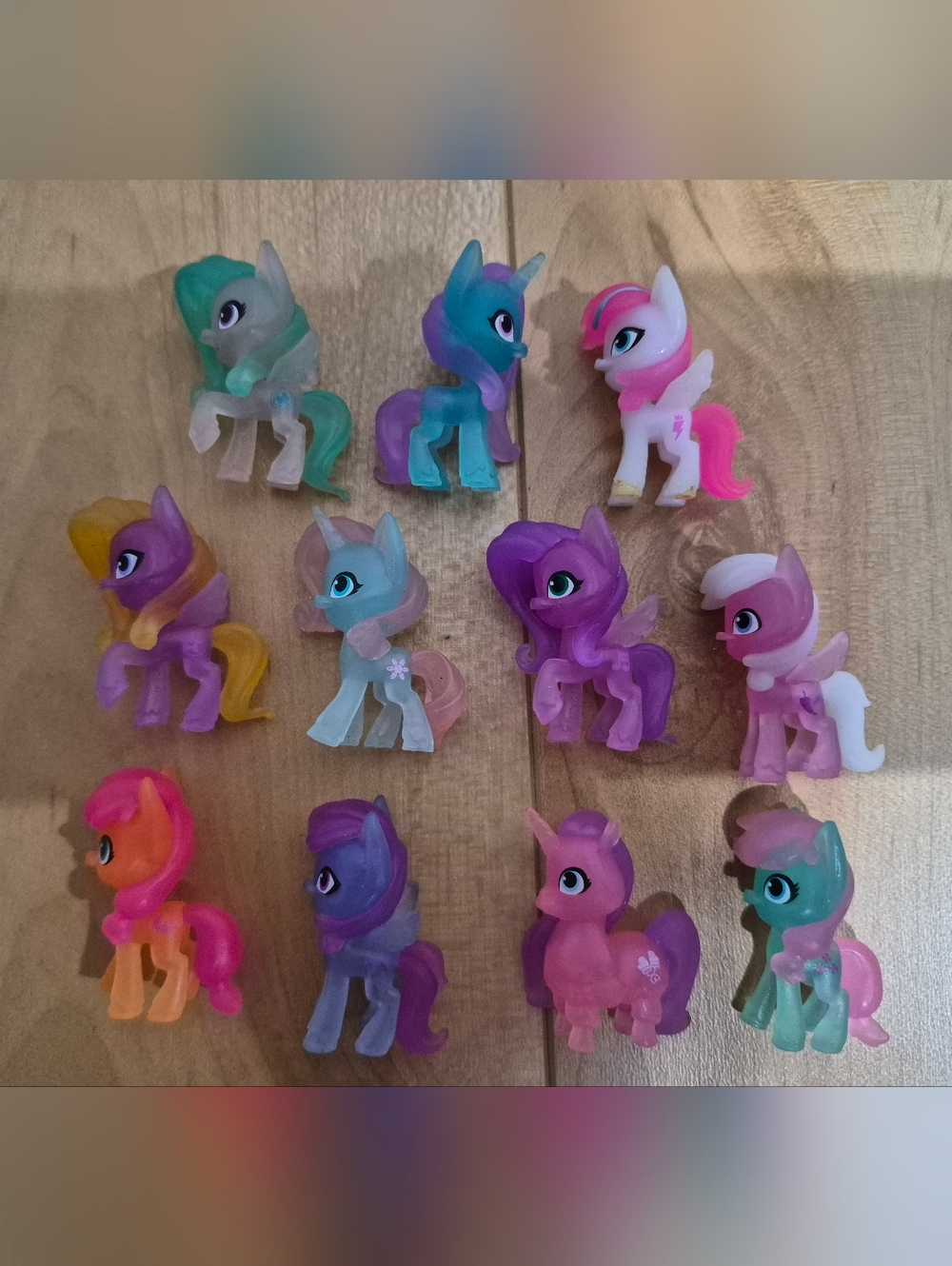 11 mini My Little Ponies